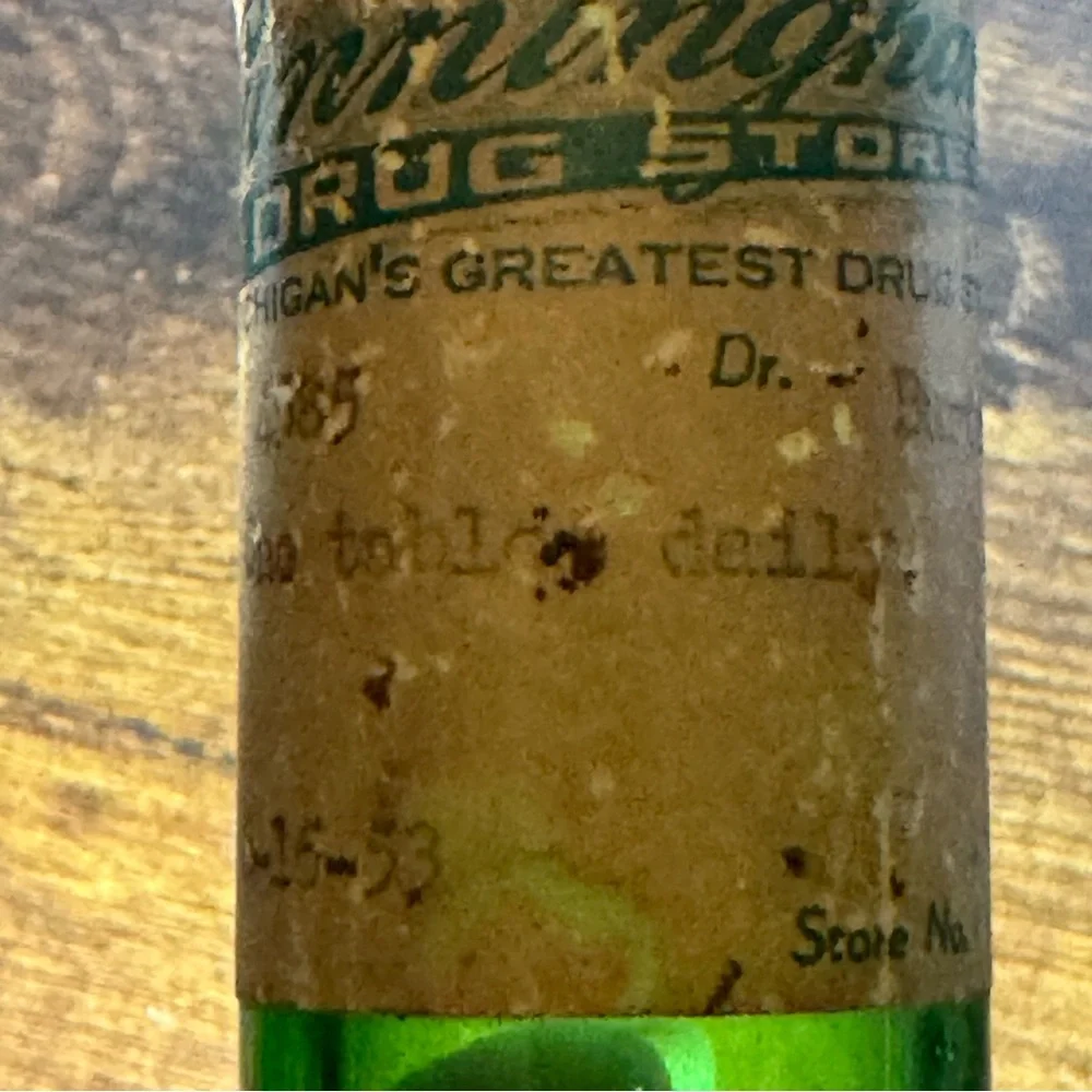 Vintage 1953 Cunningham Drug Stores Detroit‎ MI Green Glass Prescription Bottle